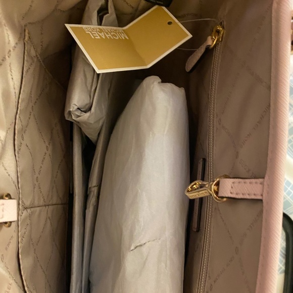 Michael kors tote - Picture 3 of 5